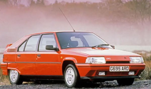 Използвайки същия инжекционен 1,9-литров двигател като Peugeot 405 SRi, който е тясно свързан със задвижването на 205 GTi, Citro&euml;n BX 19 GTi пристига в различни форми. Най-прозаичното е изданието с 8 клапана, докато най-пикантното е GTi с 16 клапана. Най-редкият от партидата е BX GTi 4x4.